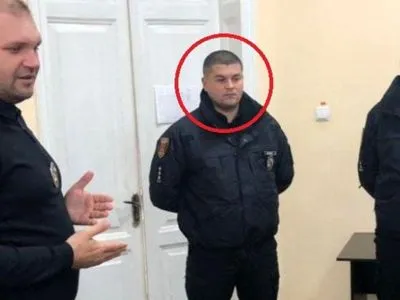 Полицейского чиновника нашли повешенным в одесском парке