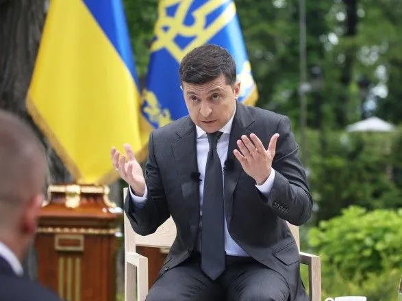 Зеленскому не доверяют 52% украинцев - опрос