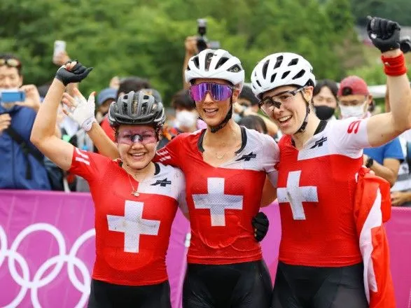 Олимпиада-2020: швейцарки заняли весь пьедестал в соревнованиях маунтинбайку