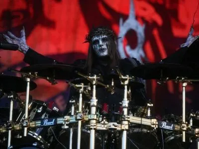 В возрасте 46 лет скончался основатель группы Slipknot