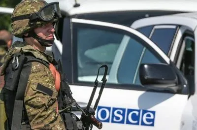 Місія ОБСЄ зафіксувала на Донбасі майже 400 порушень режиму припинення вогню