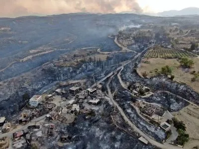 Стало відомо про перші жертви масштабної лісової пожежі біля Антальї