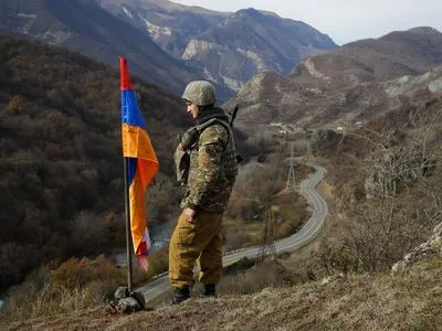 Вірменія заявила про поранення ще одного військового, Пашинян пропонує розмістити на кордоні з Азербайджаном російські сили