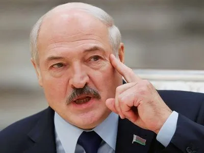 Лукашенко заявив, що не вагаючись запросить російські війська в разі потреби