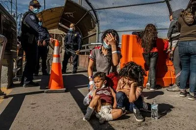 США відновили програму прискореної депортації сімей мігрантів до Центральної Америки