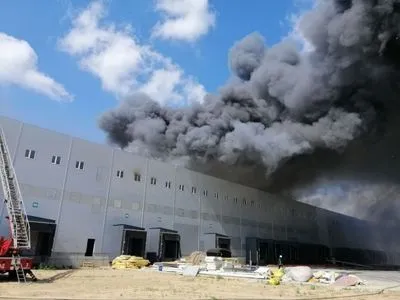 Было очень много черного дыма: пожар на складах под Одессой локализовали