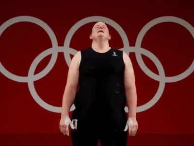 Перша спортсменка-трансгендер провалила виступ на Олімпійських іграх