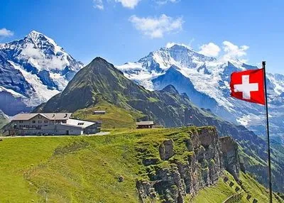 Швейцария открывает границы для вакцинированных украинцев