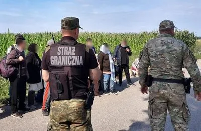 На польско-белорусской границе задержали крупнейшую в истории группу иммигрантов