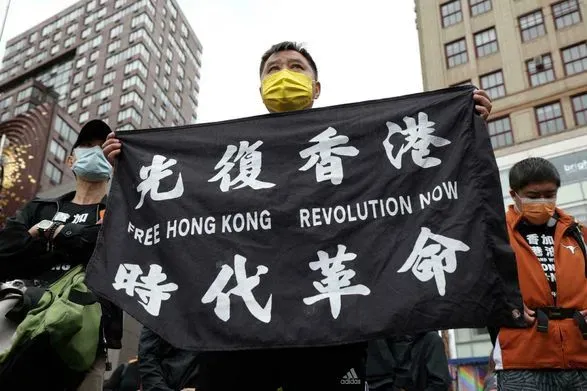 Байден предложил временное убежище жителям Гонконга в США