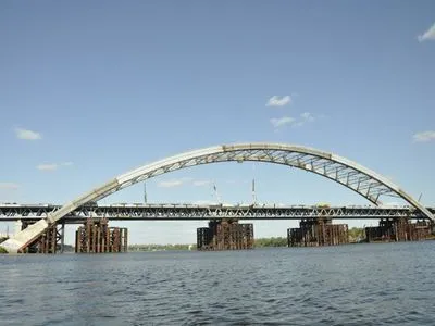 Строительство Подольского моста в Киеве: какие работы выполняются и сколько за это заплатили