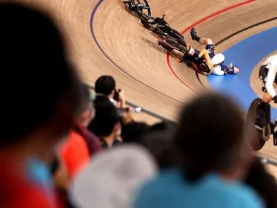 Олімпіада-2020: нідерландська велогонщиця госпіталізована після зіткнення з британкою на велотреку
