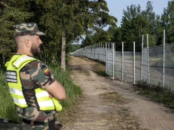 Мінськ заявив, що Литва "агресивно видворяє" мігрантів назад у Білорусь
