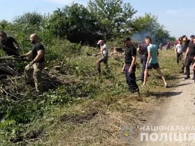 На сміттєзвалищі у Тернопільській області знайшли останки зниклого 17 років тому юнака: його тіло закопали друзі
