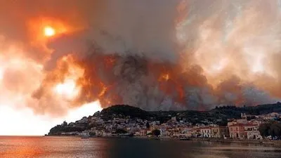 В Афинах жалуются на качество воздуха из-за лесных пожаров