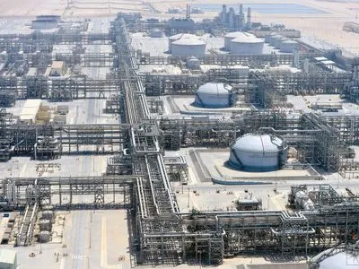 Нафтова держкорпорація Саудівської Аравії збільшила чистий прибуток вчетверо