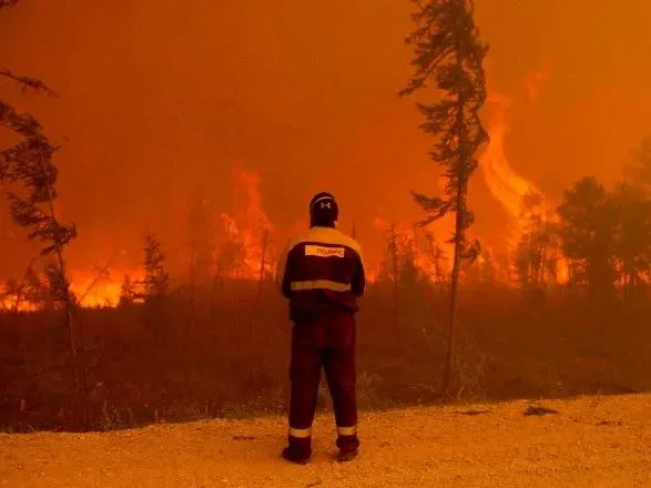 Лісові пожежі у Якутії перекинулися на селища. У регіоні оголосили режим НС