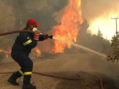 В Греции из-за лесных пожаров эвакуируют еще 12 населенных пунктов на Пелопоннесе