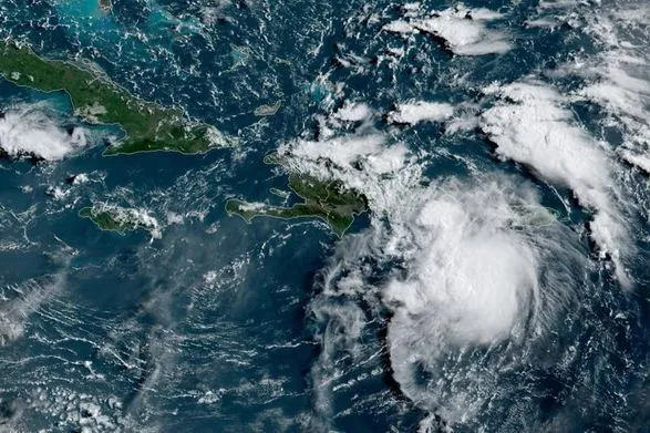 Шторм "Фред" обрушився на Домініканську Республіку і Гаїті: можливі повені та зсуви