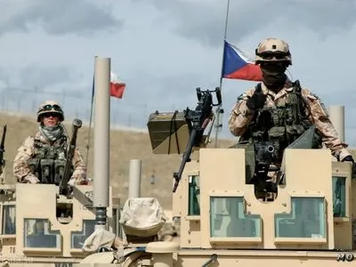 Чехія створює кризовий штаб із захисту свого посольства в Афганістані