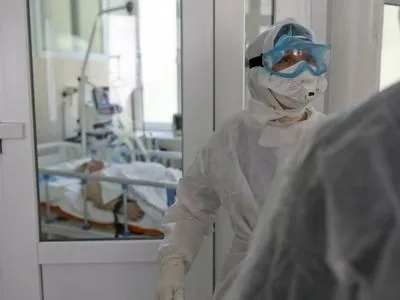 НСЗУ продовжує не виплачувати "ковідні" заборгованості: медики оголосили голодування