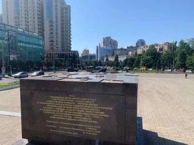 Мемориал с именами освободителей Одессы восстановили после очередного акта вандализма