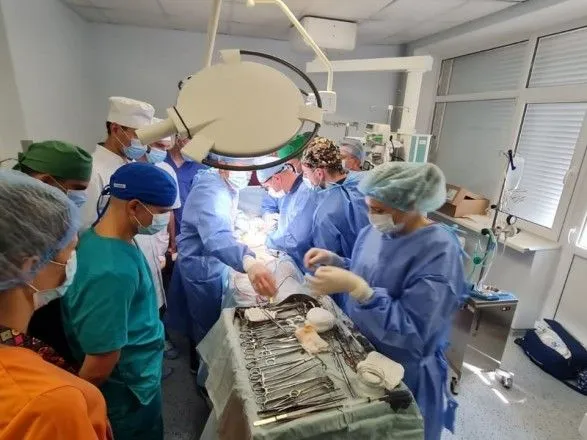 На Прикарпатті вперше провели родинну трансплантацію нирки