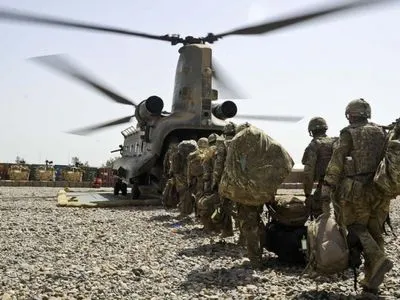 Уряд Британії евакуюватиме своїх громадян із Афганістану: скерують майже 600 військових