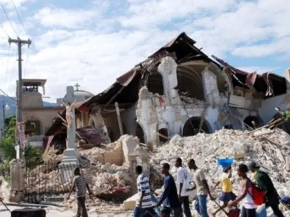 В результате землетрясения в Гаити погибли 227 человек: правительство объявило чрезвычайное положение