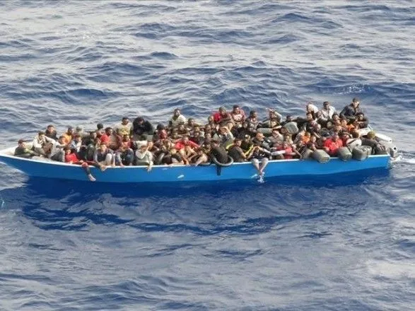 Біля берегів Тунісу врятовано майже 100 нелегальних мігрантів