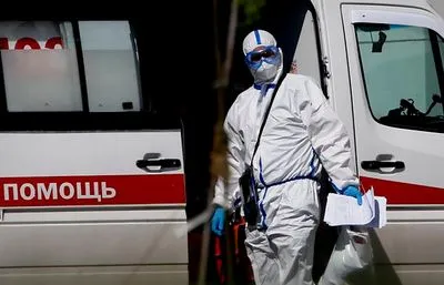 В России четвертые сутки подряд регистрируют более 800 смертей от COVID-19