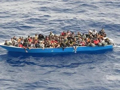 Біля узбережжя Лівії врятували понад 70 нелегалів