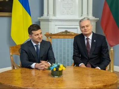 Зеленский провел разговор с президентом Литвы: детали