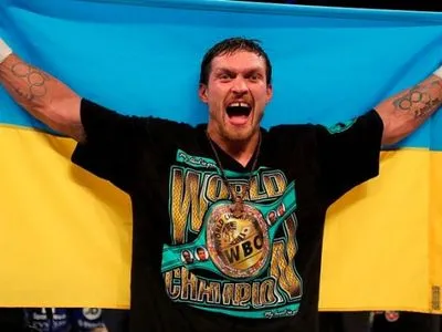 Бокс: Усик остался в топ-10 лучших супертяжеловесов мира