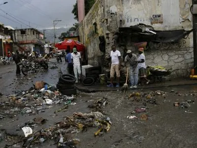 Гаити после землетрясения залило дождями