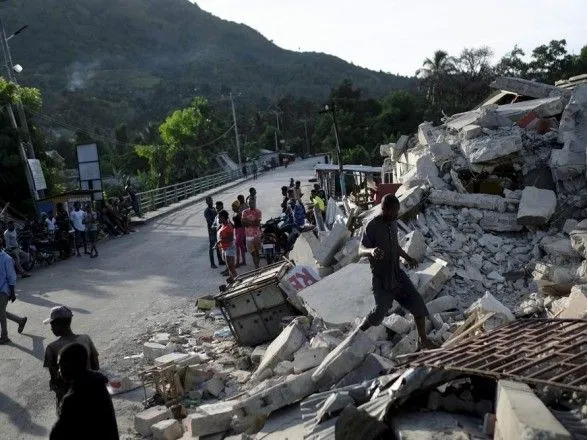 Кількість жертв внаслідок землетрусу в Гаїті зросла до 1400