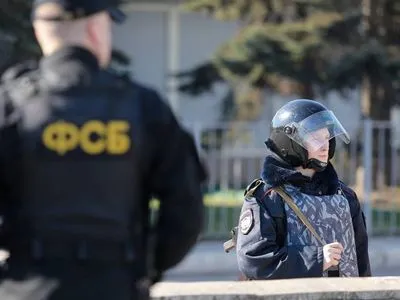 Обыски российских силовиков в Крыму: еще одного крымского татарина арестовали почти два месяца
