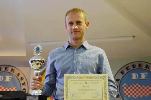 Обыграл двух россиян: украинец завоевал звание двукратного чемпиона Европы по шашкам
