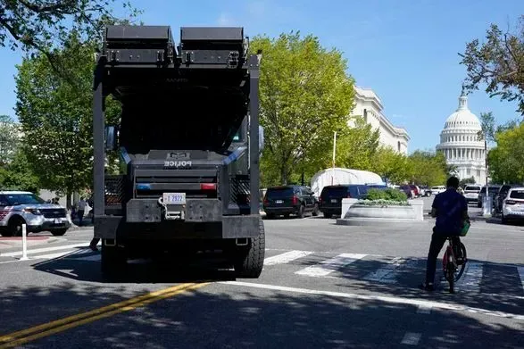У Вашингтоні біля бібліотеки Конгресу знайшли підозрілу вантажівку. Евакуювали людей
