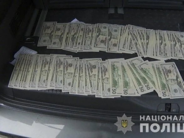 Иностранцы через оккупированный Крым планировали доставить в Украину почти 1 млн фальшивых долларов