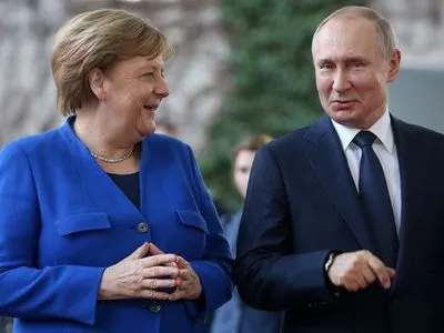 Меркель у Путина заявила о "застое" в нормандском формате и вспомнила про Крым