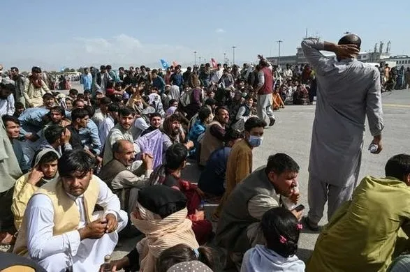 Афганистан: семь человек погибли в толпе возле аэропорта Кабула