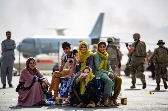 taliban-namagayetsya-navesti-poryadok-v-aeroportu-kabula-zmi