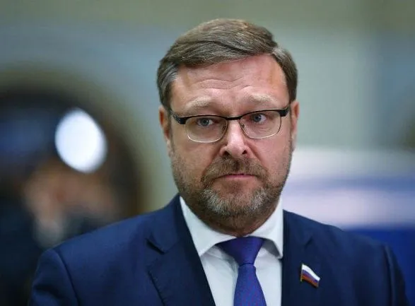 Вицеспикер Совета федерации России утверждает, что его не пустили в Украину на братскую могилу