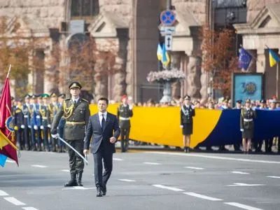 "Украинский народ - это все мы": Зеленский "впервые в истории" назвал украинских граждан