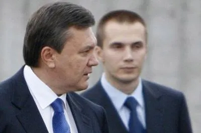 Дело "Межигорья": суд разрешил начать расследование в отношении Януковича и его сына
