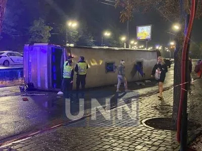 В МИД Молдовы рассказали, что пассажиры автобуса, который попал в ДТП в Киеве - продолжат свой маршрут другим транспортом