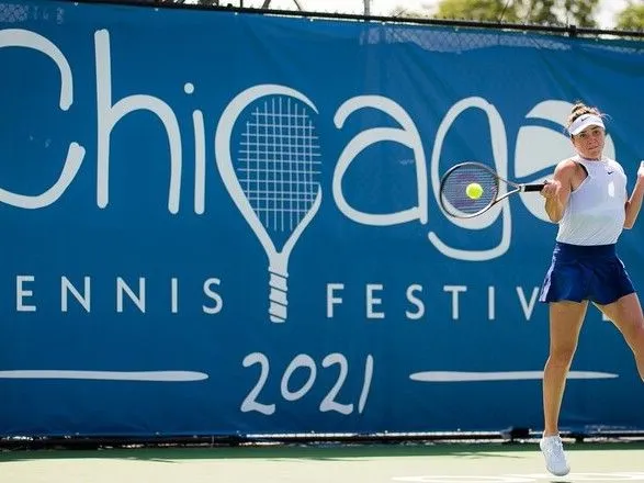 Теннис: Свитолина разгромила соперницу на пути в полуфинал турнира в Чикаго