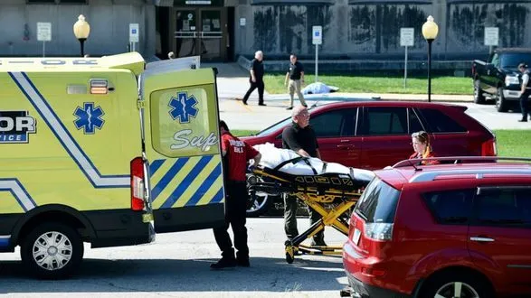 Щонайменше двоє осіб загинули, один поранений в результаті стрілянини біля будівлі суду в США