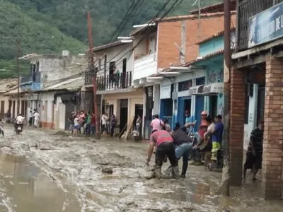 В результате наводнения в Венесуэле погибли по меньшей мере 20 человек